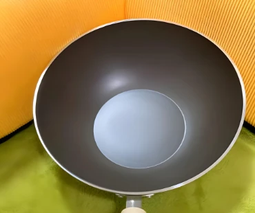 What are the advantages and disadvantages of composite titanium cookware